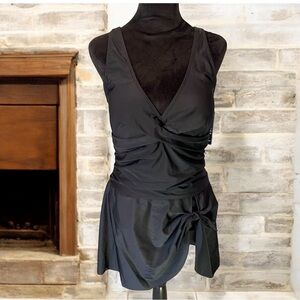 NWT Blooming Jelly Swimsuit Women's Size 4 XL Black One piece.